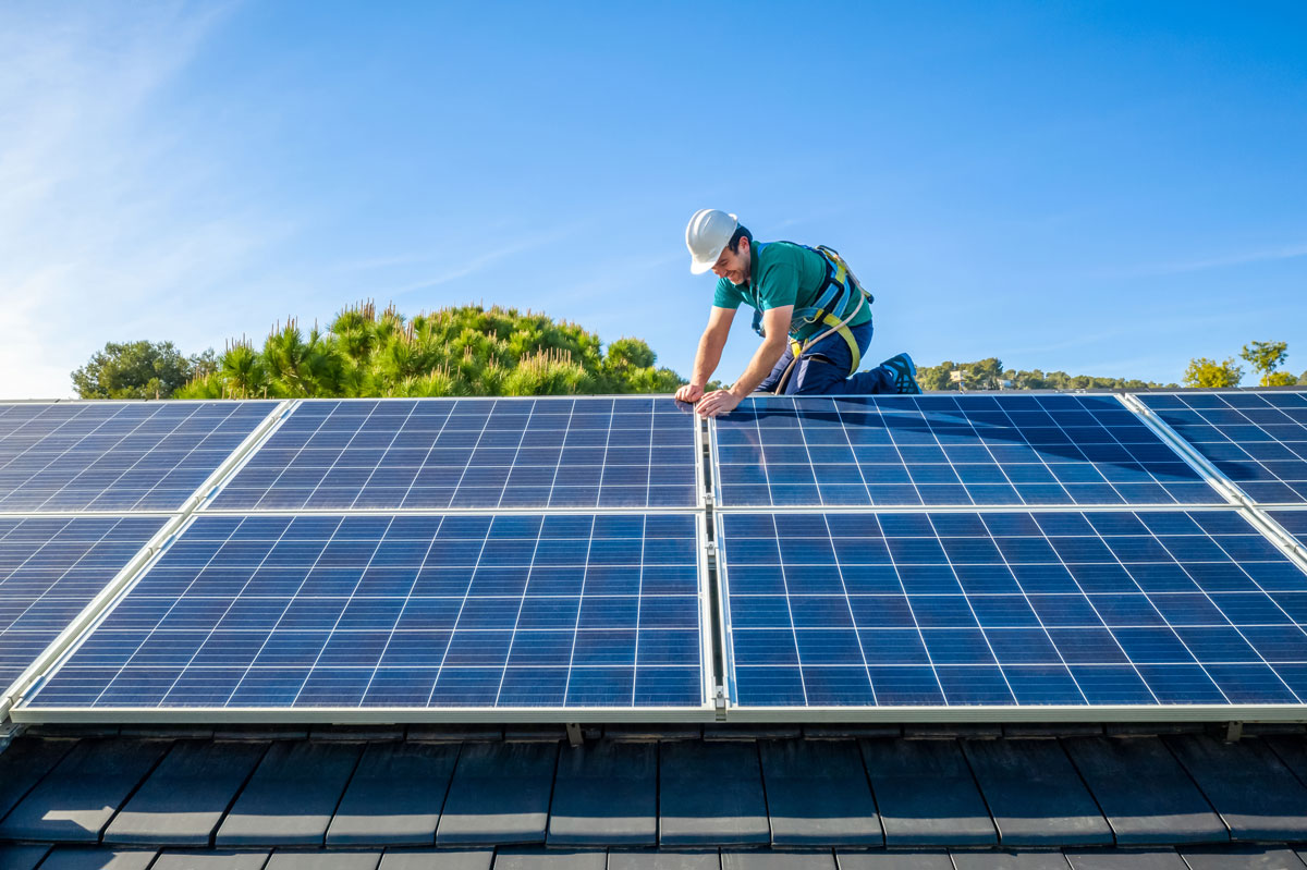Solar Panel Maintenance – How to Keep Them Running Smoothly